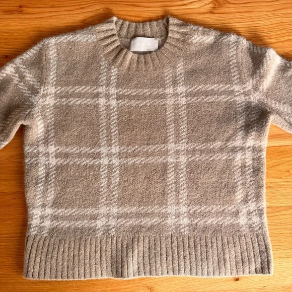 Everlane Beige Plaid Crewneck Sweater with White Windowpane - Picture 8 of 13